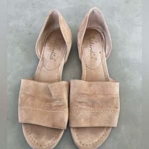 Flat/sandals- tan coloring- perfect for the summer